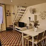 Charming Duplex House, Cinema Room, Centre דירה