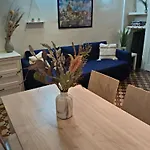Charming Duplex House, Cinema Room, Centre דירה *