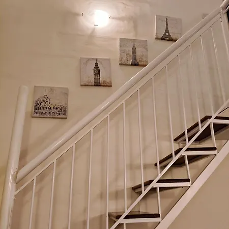Apartment Charming Duplex House, Cinema Room, Valletta Centre