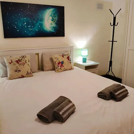 Charming Duplex House, Cinema Room, Valletta Centre Valletta