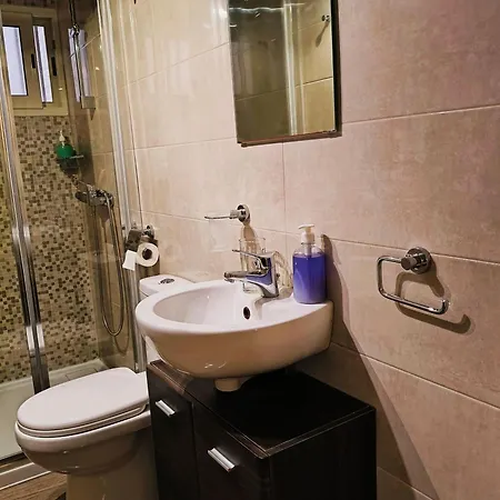Charming Duplex House, Cinema Room, Valletta Centre *