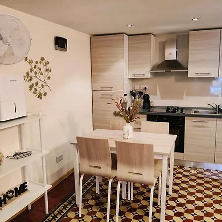 Charming Duplex House, Cinema Room, Centre * Valletta