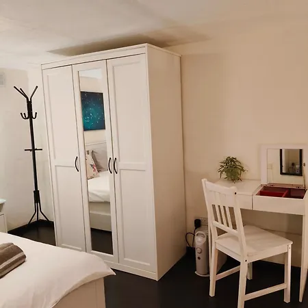 Charming Duplex House, Cinema Room, Centre Apartment *