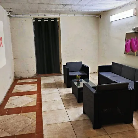 Appartement Charming Duplex House, Cinema Room, Centre *