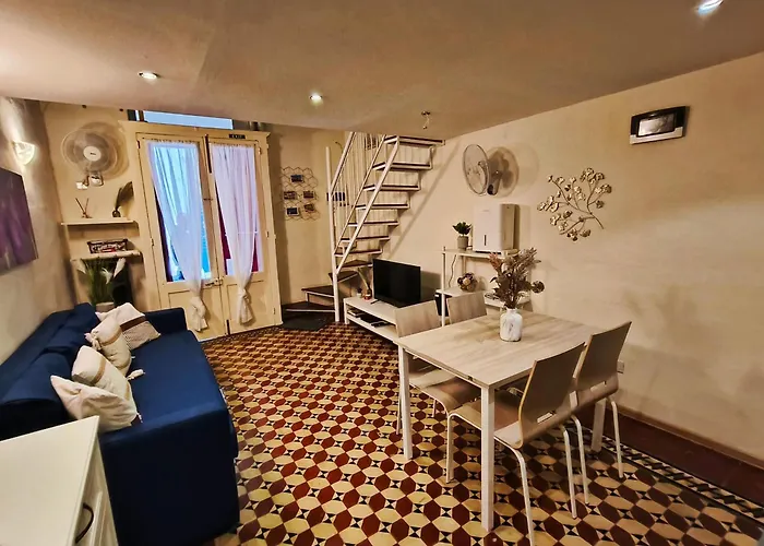 Charming Duplex House, Cinema Room, Centre * Valletta