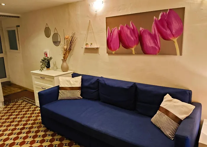 Charming Duplex House, Cinema Room, Centre