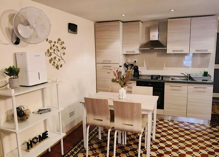 Charming Duplex House, Cinema Room, Centre * Valletta