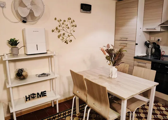 Apartment Charming Duplex House, Cinema Room, Centre