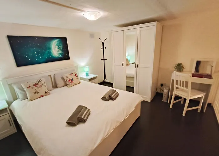 Charming Duplex House, Cinema Room, Centre Apartment Valletta