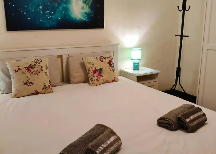 Charming Duplex House, Cinema Room, Centre Valletta