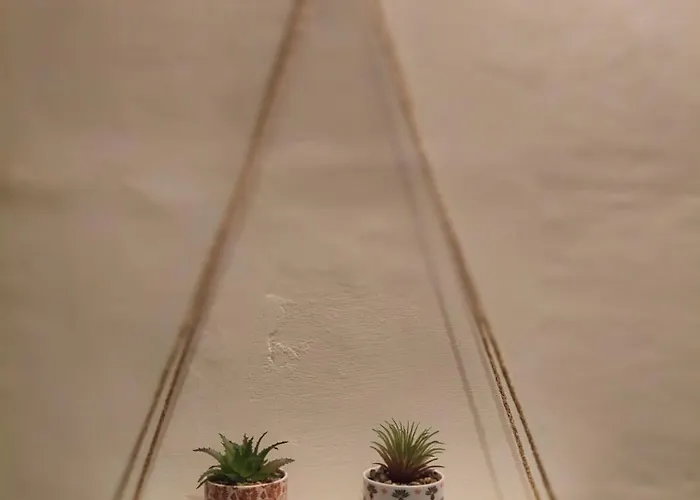 Charming Duplex House, Cinema Room, Centre Apartment