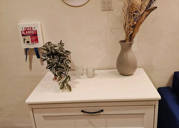 Charming Duplex House, Cinema Room, Centre