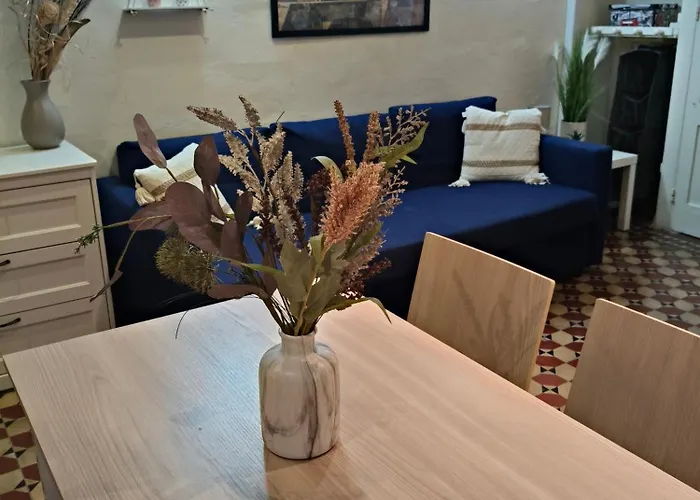 Charming Duplex House, Cinema Room, Centre Apartment *